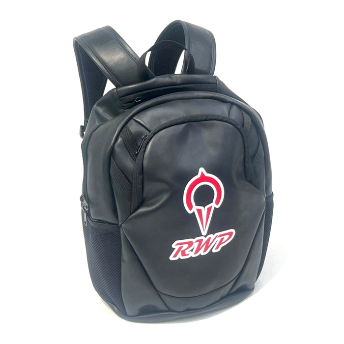 Lo zaino porta casco da equitazione o porta accessori cavallo, realizzato in resistente tessuto ecopelle, è l